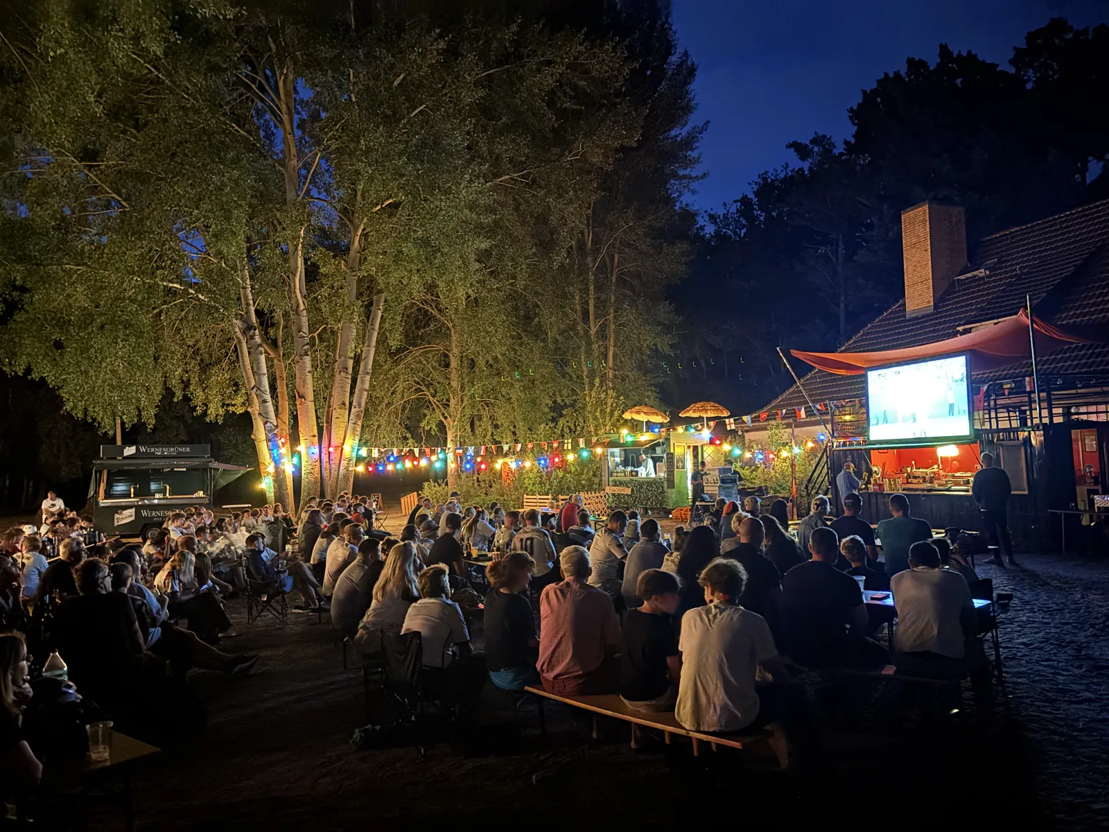 Public Viewing am Abend